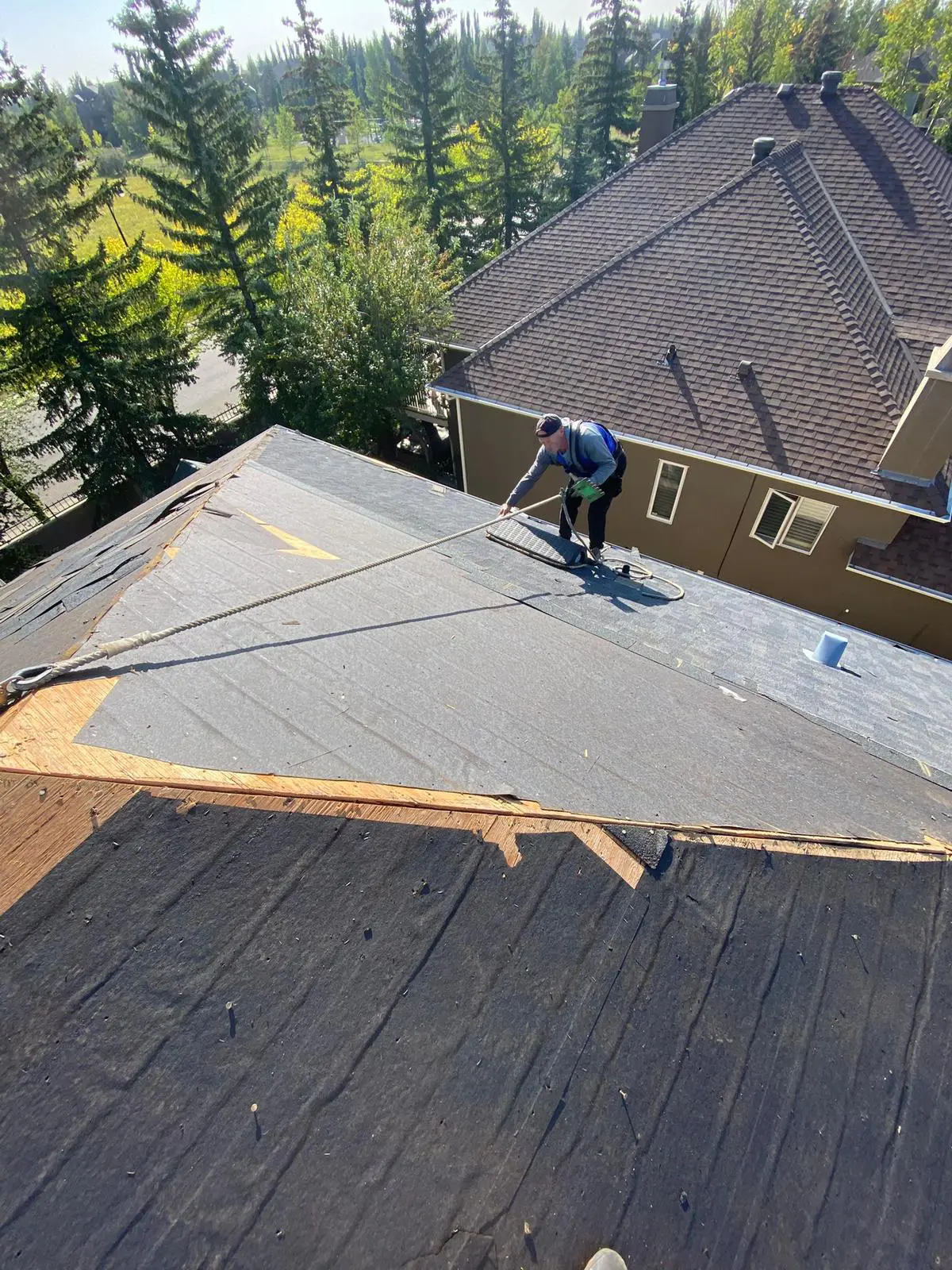 nikol-perkiqi-owner-vami-roof-repair